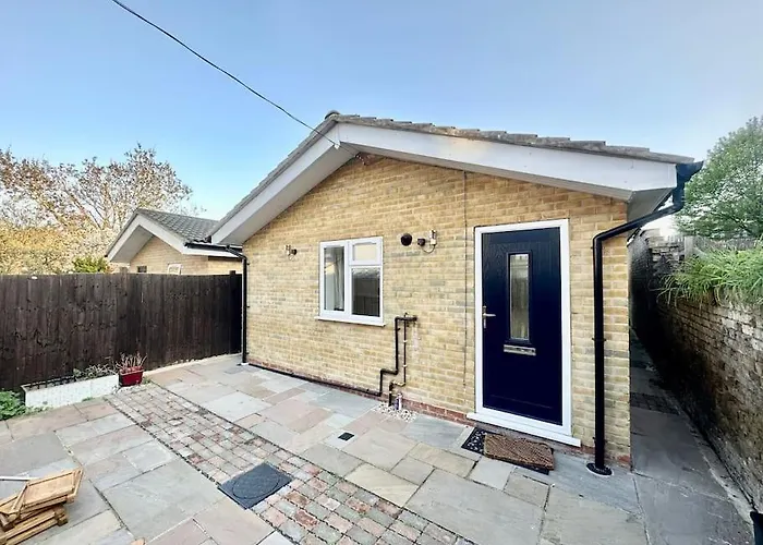 2 Bedroom House,Brownhillrd Se6